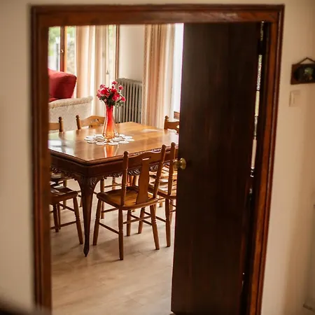 Chalet Casa Vacacional Valentin Mestas De Con